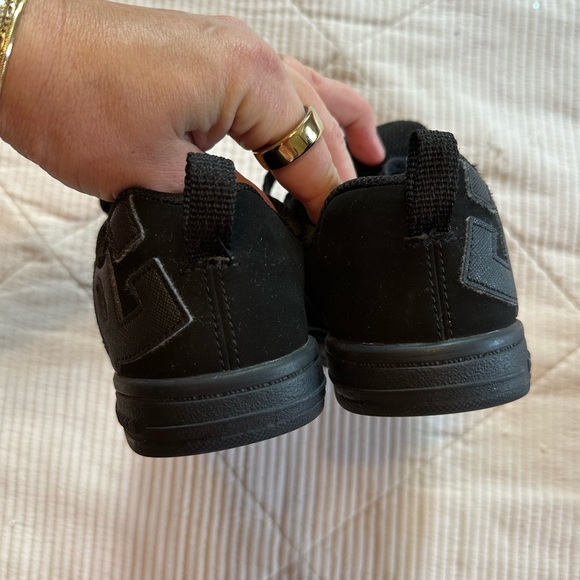 Boys DC soft side feeling black sneakers. Like new worn once. - Picture 2 of 5
